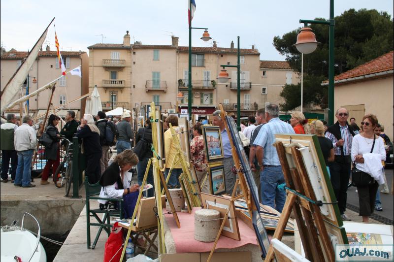 Expo de tableaux quai vieux port de Saint Tropez