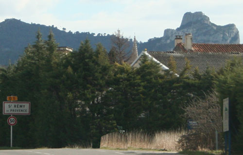 Entree de Saint Remy de Provence sur la Departementale